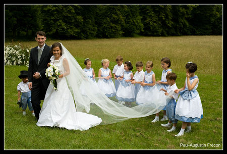 Cortège blanc et soie bleue