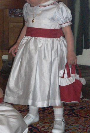 Cortège Garance: satin de coton blanc et rouge.