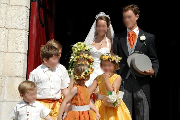 Cortège Charlotte: taffetas orange et jaune d’or, couronnes et paniers