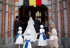 parvis eglise mariage