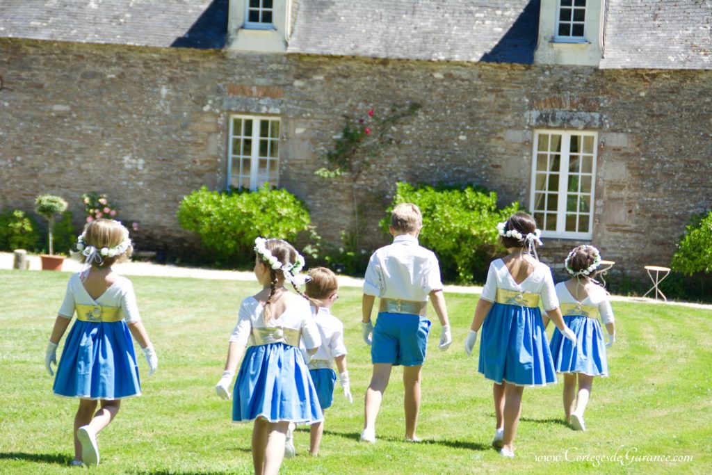 Cortege doré et bleu lagon