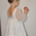 La robe Sarriette: Un grand dos nu et des manches en transparence